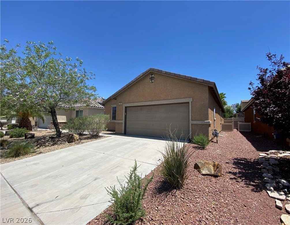 1000 Aspen Cliff Dr - Photo 3 of 50