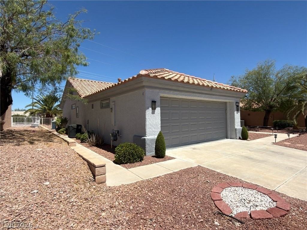 10420 Villa Ridge Dr - Photo 2 of 35