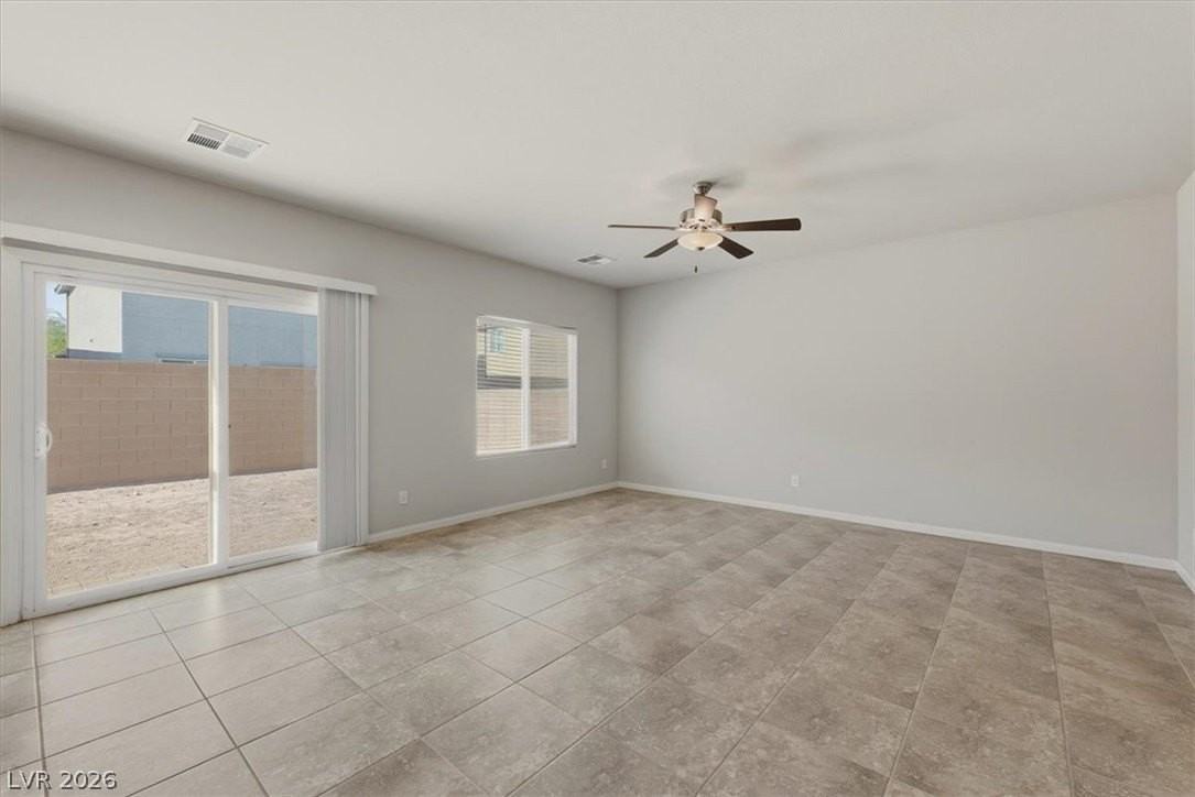1058 Willow Berry Ave - Photo 4 of 22