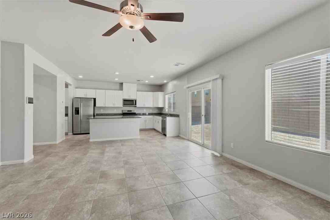1058 Willow Berry Ave - Photo 5 of 22