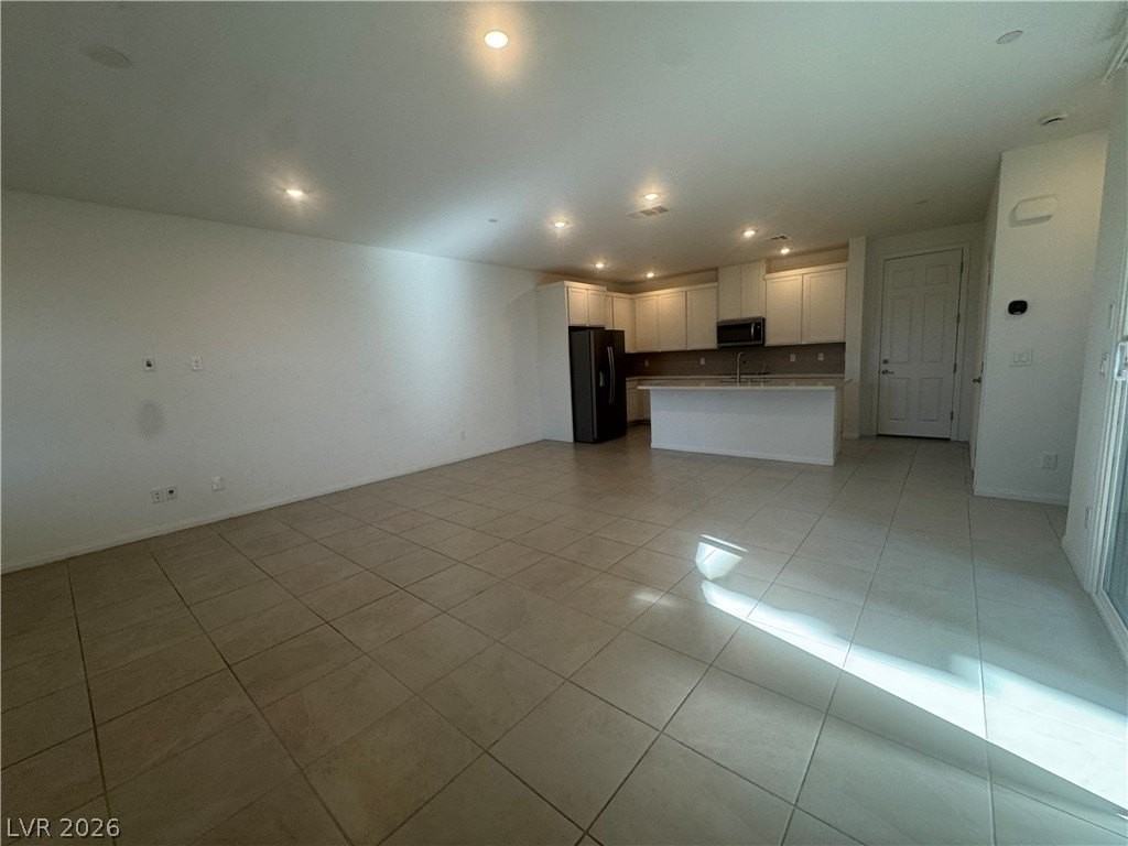 208 Vanhoy Ave - Photo 5 of 14