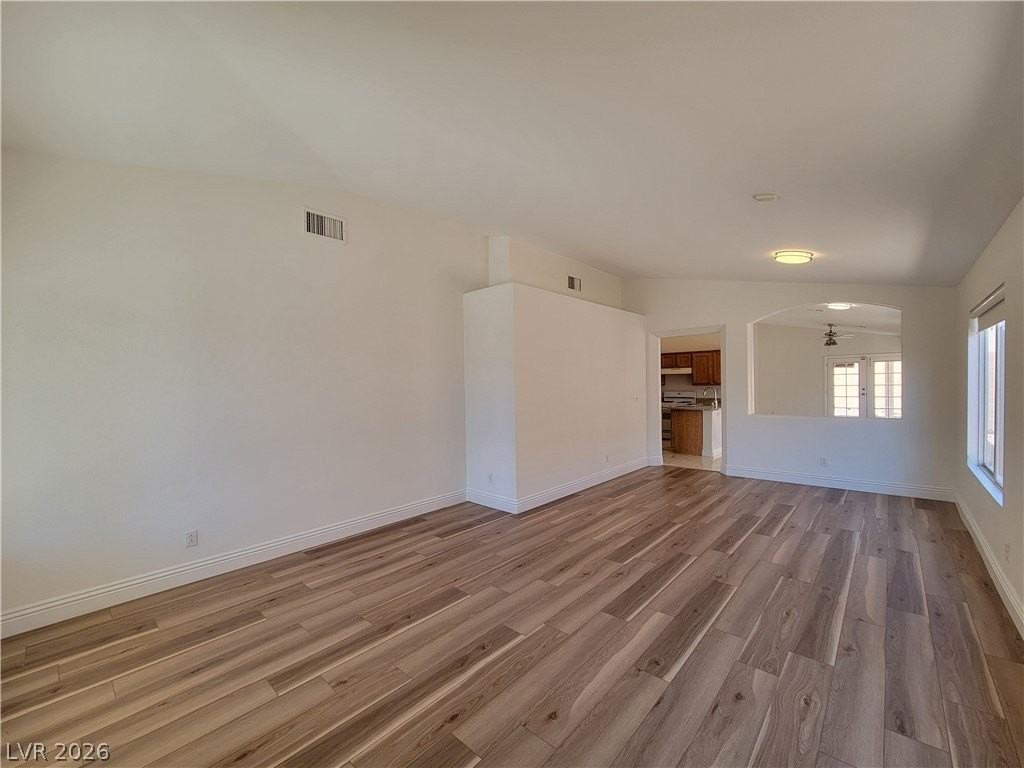 7445 Tumbling St - Photo 2 of 32