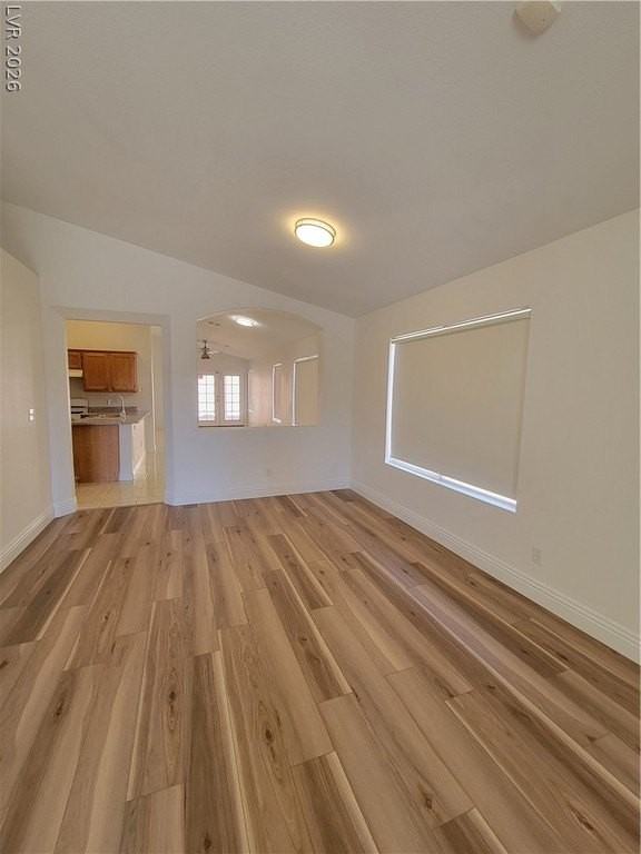 7445 Tumbling St - Photo 3 of 32