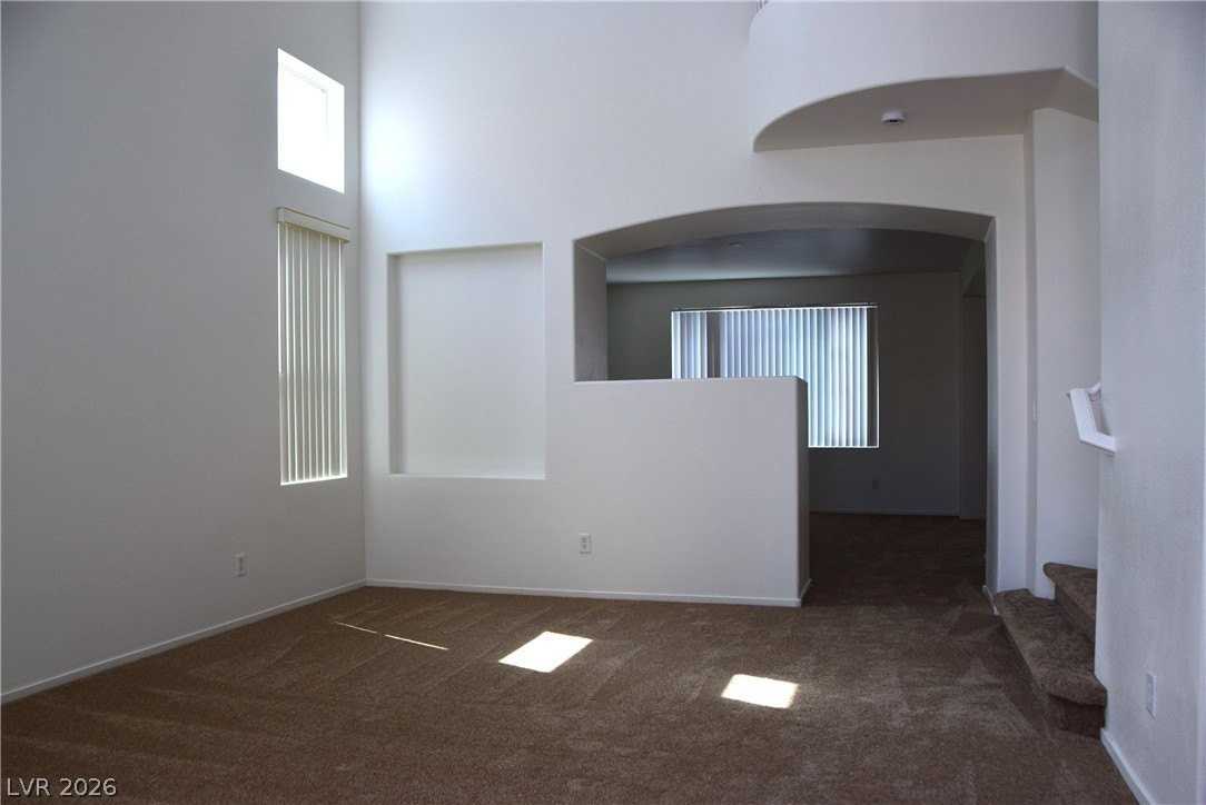 9493 Grove Ridge Ave - Photo 5 of 50