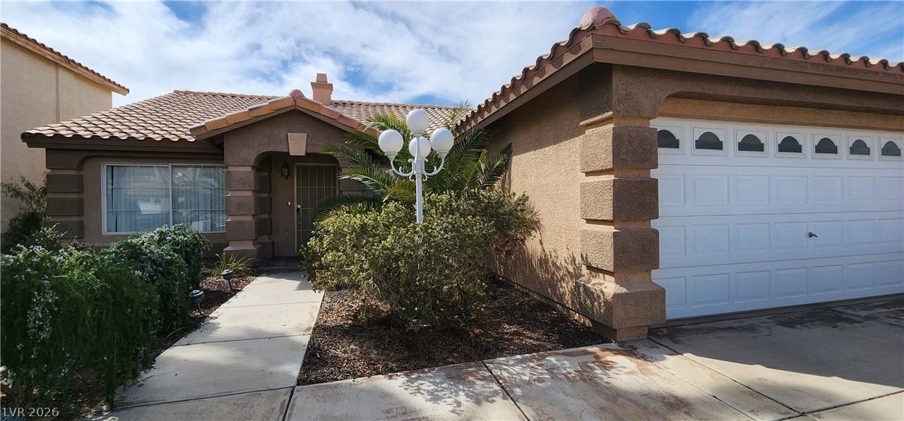 1395 Falling Snow Ave - Photo 2 of 22