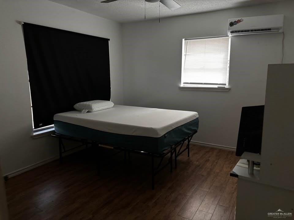 1121 W Mahl St - Photo 5 of 10