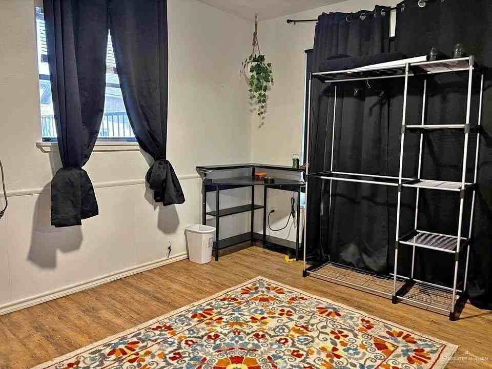 1121 W Mahl St - Photo 6 of 10