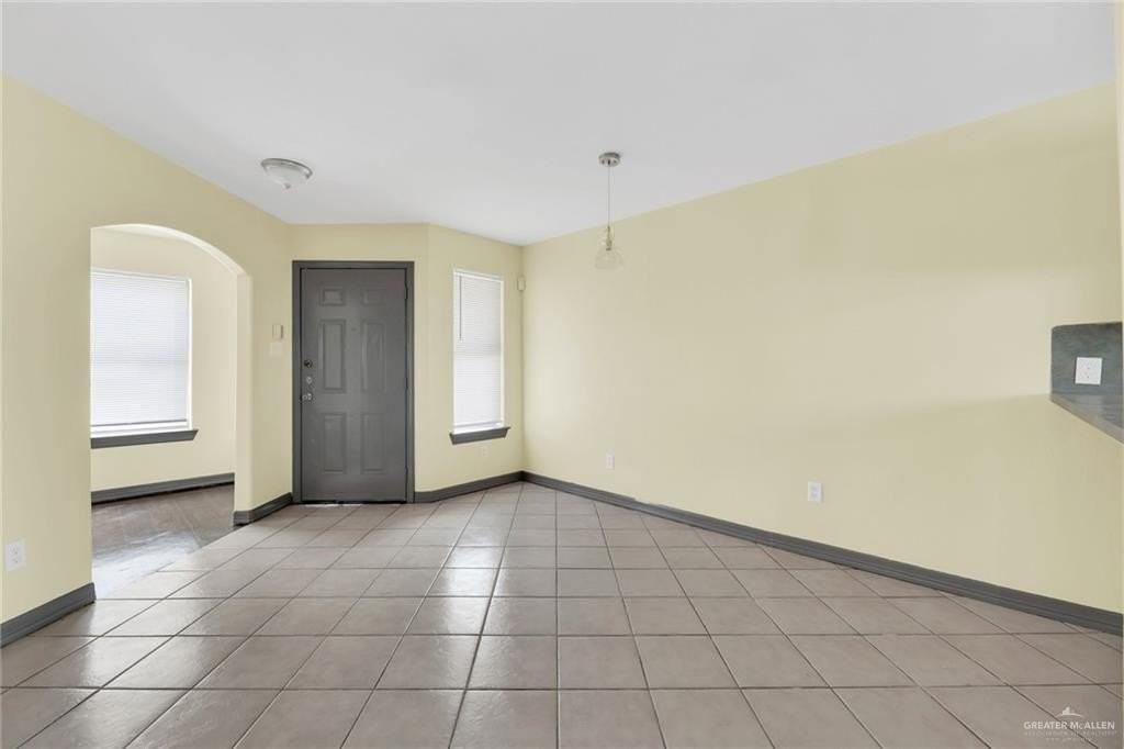 914 W Cherokee Ave #7 - Photo 3 of 15