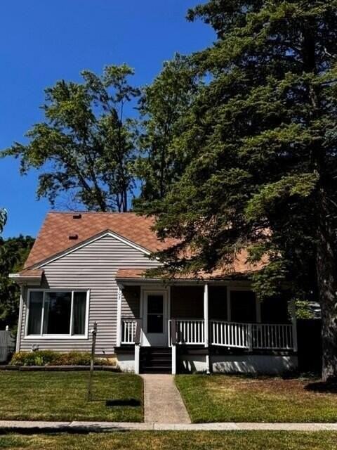 907 Bruce St - Photo 3 of 20