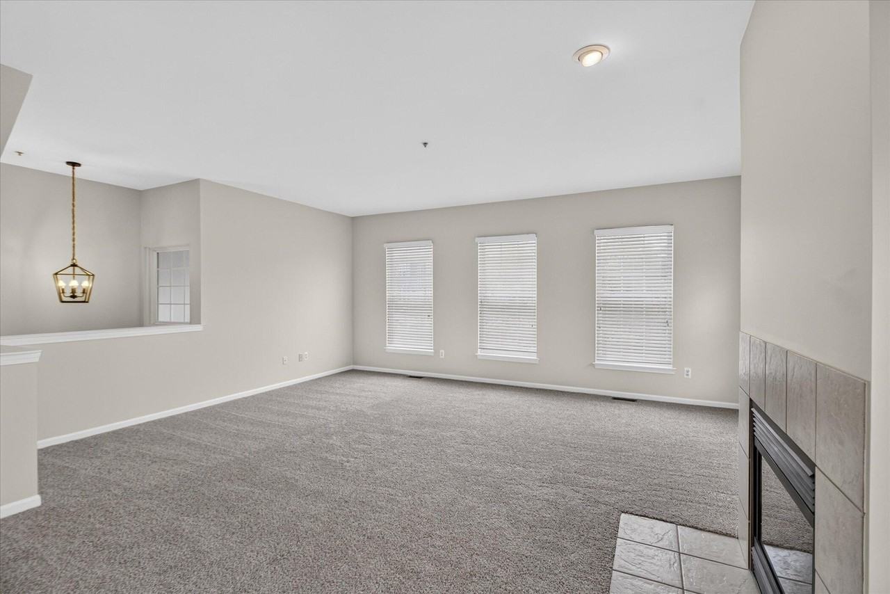 379 Cherry Orchard Rd - Photo 4 of 43