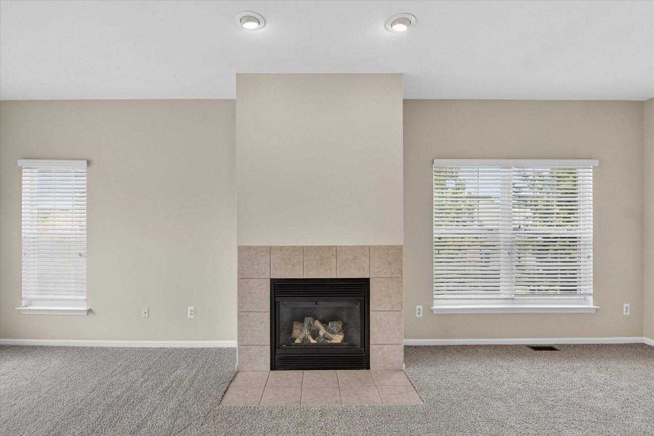 379 Cherry Orchard Rd - Photo 5 of 43