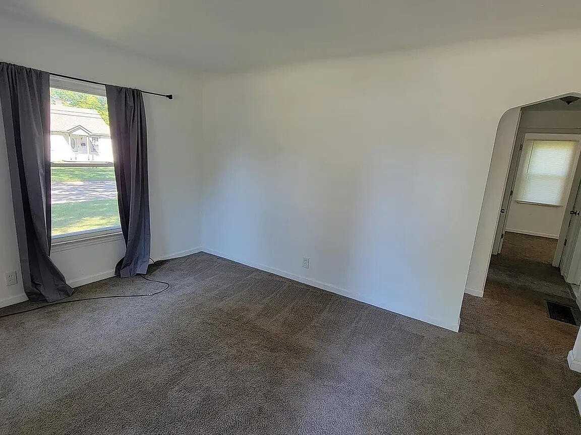 26548 Eton Ave - Photo 6 of 17