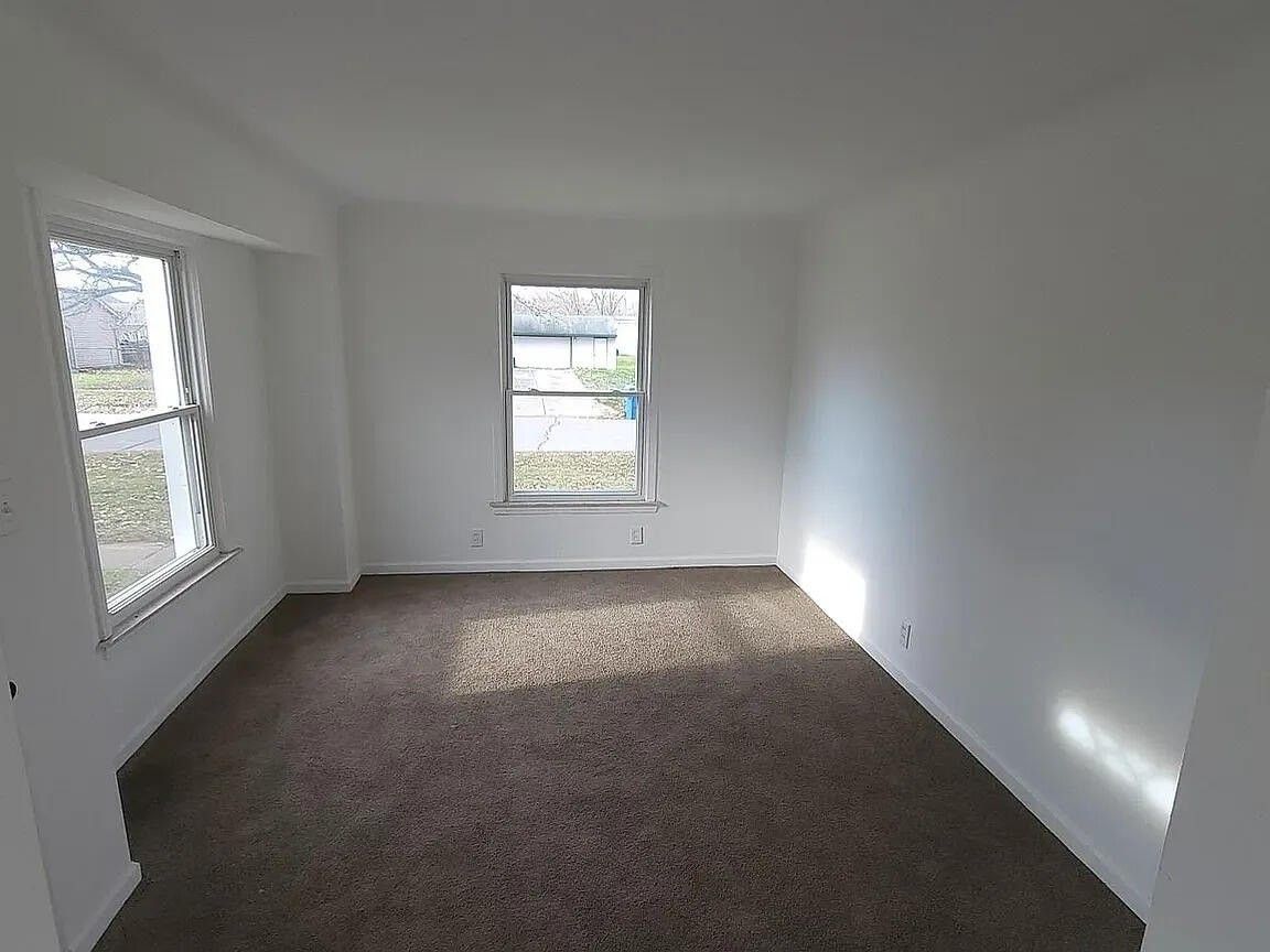 26548 Eton Ave - Photo 7 of 17