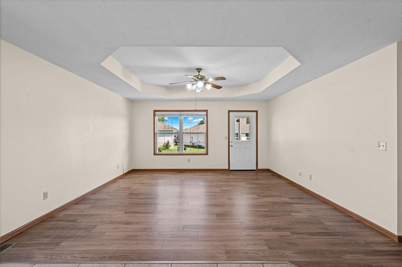 1278 W Butterfield Dr - Photo 5 of 26