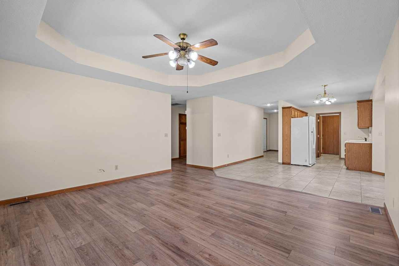 1278 W Butterfield Dr - Photo 7 of 26