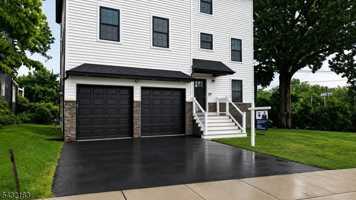 featured image of 7 Maple St #1