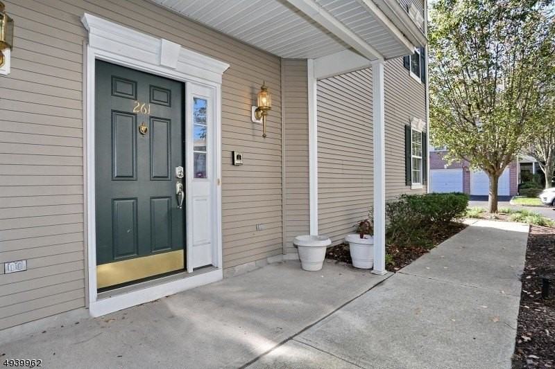 261 Riverwalk Way - Photo 3 of 25