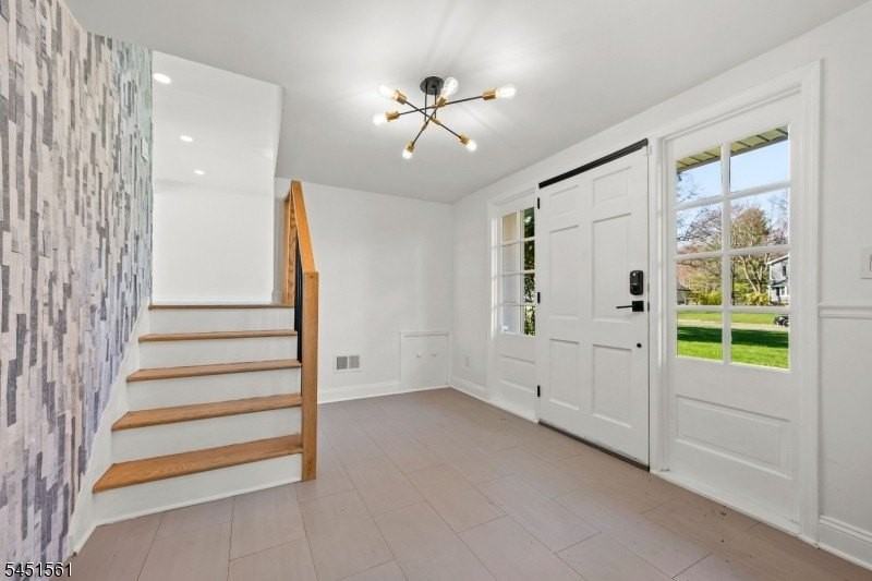 27 Meadowview Rd - Photo 2 of 22