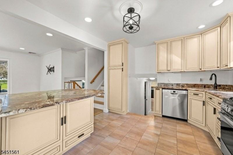 27 Meadowview Rd - Photo 6 of 22