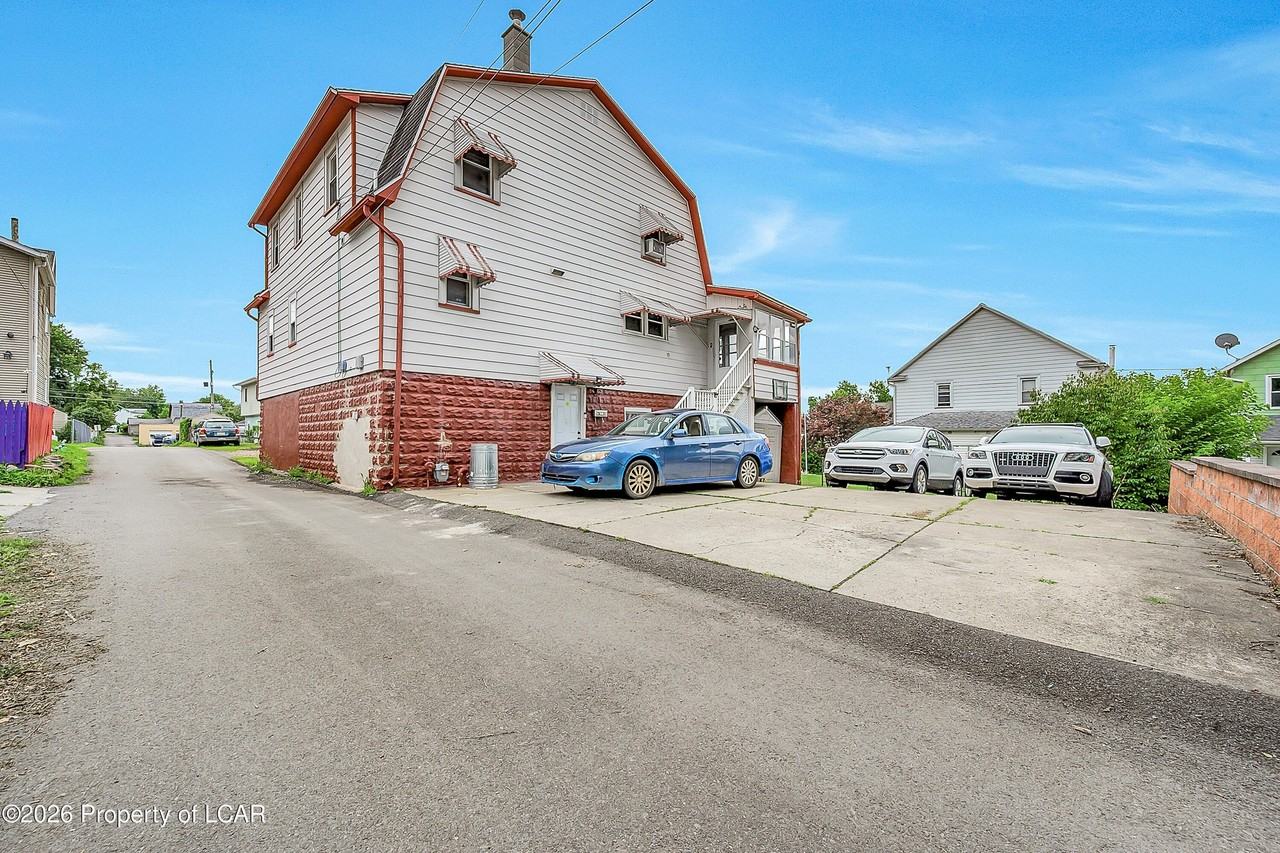 260 E Grove St - Photo 2 of 36