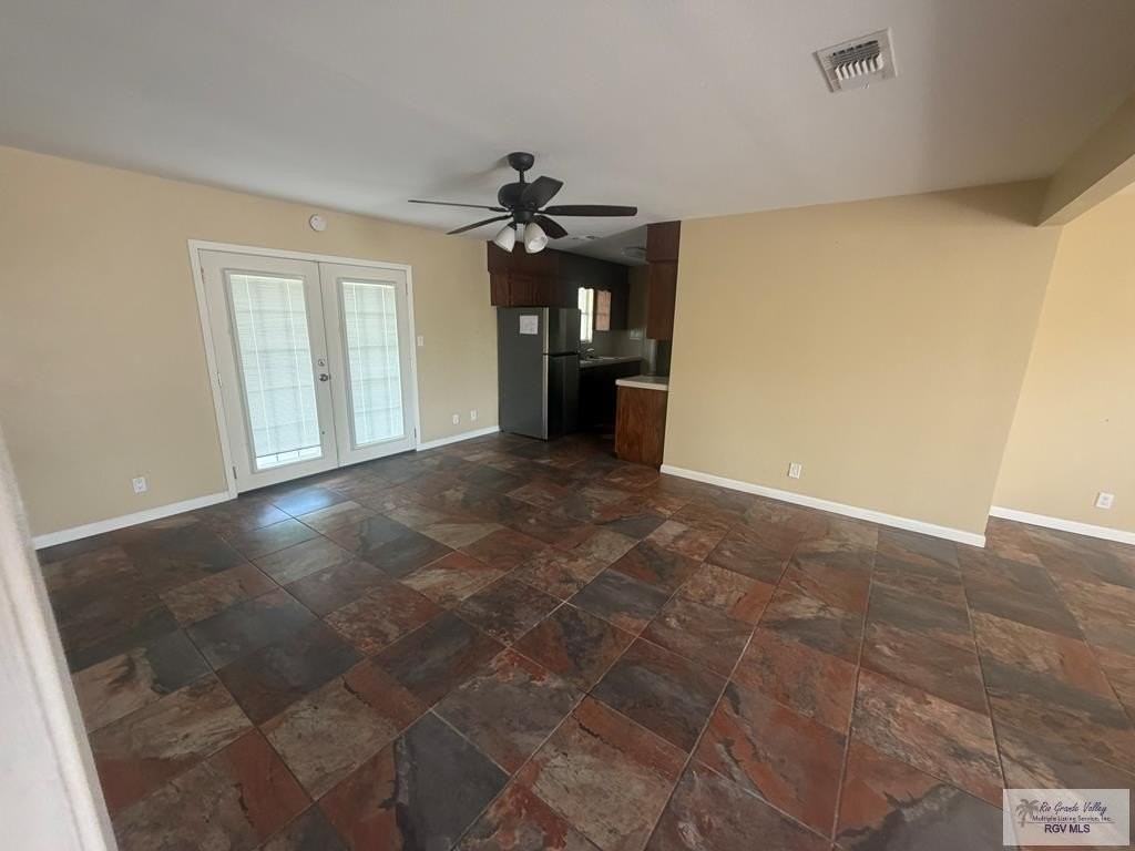 433 Fairwind Dr - Photo 3 of 13
