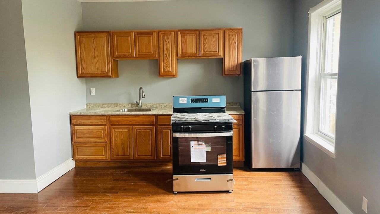 514 W Side Ave - Photo 2 of 13