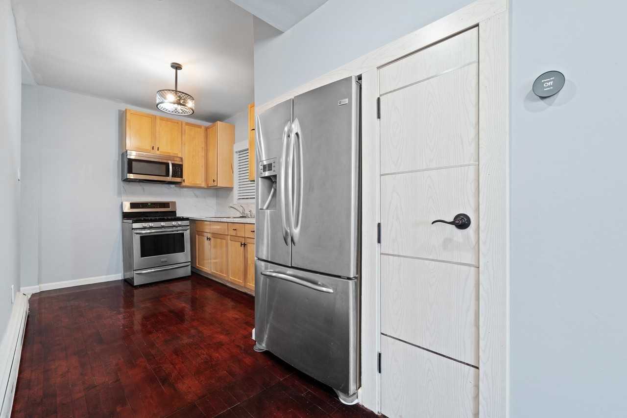 257 Kennedy Blvd #1 - Photo 4 of 18
