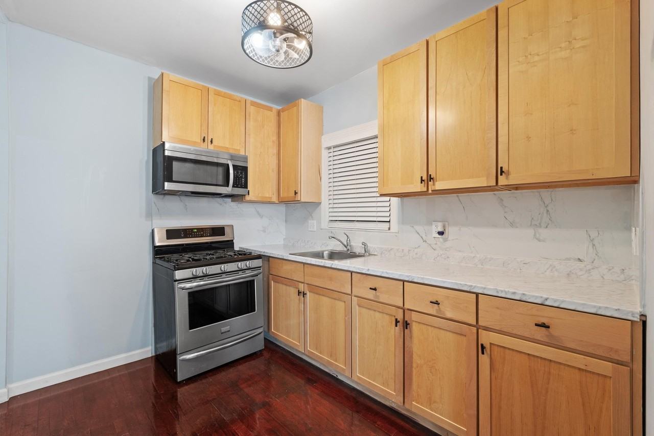 257 Kennedy Blvd #1 - Photo 5 of 18