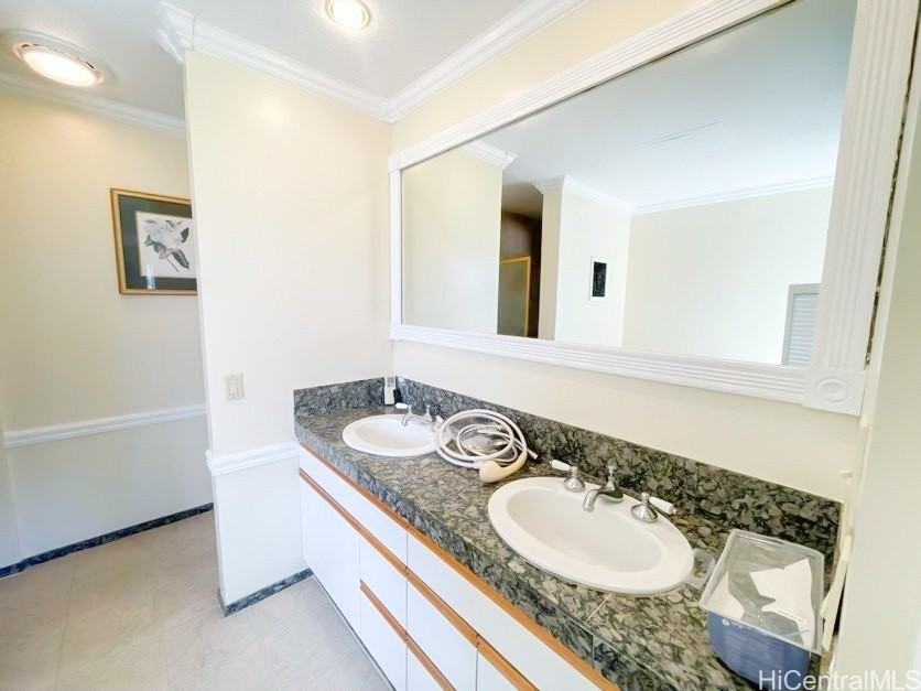 123 Maunalua Ave Apt D #18 - Photo 5 of 23
