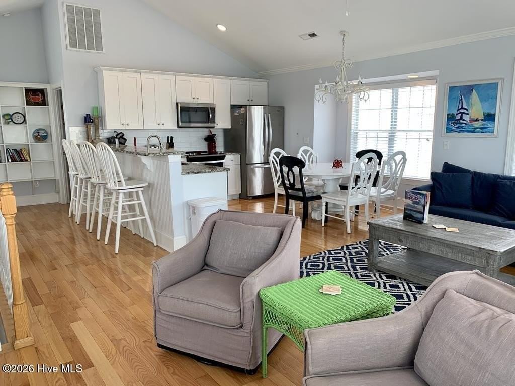 305 N Shore Dr - Photo 5 of 21