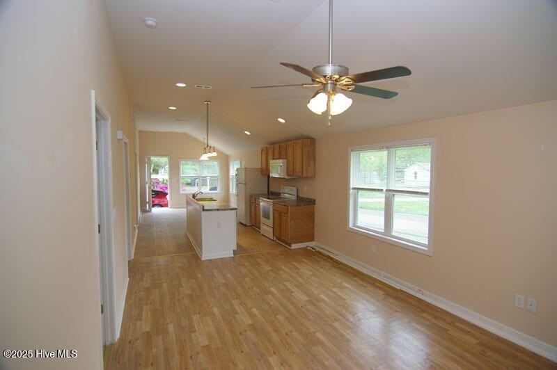 462 Snow Hill St - Photo 3 of 14