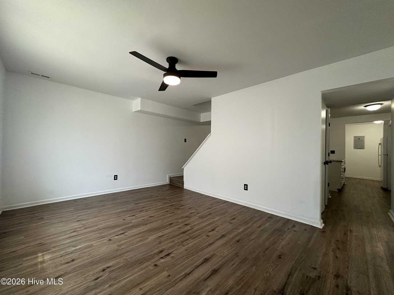 414 Myrtlewood Cir - Photo 3 of 22