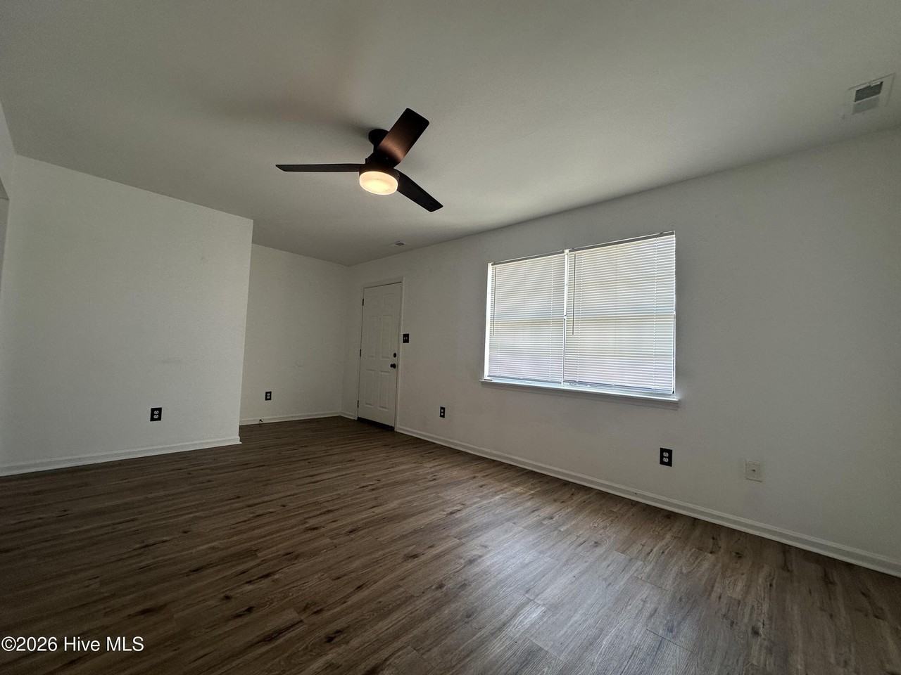 414 Myrtlewood Cir - Photo 4 of 22
