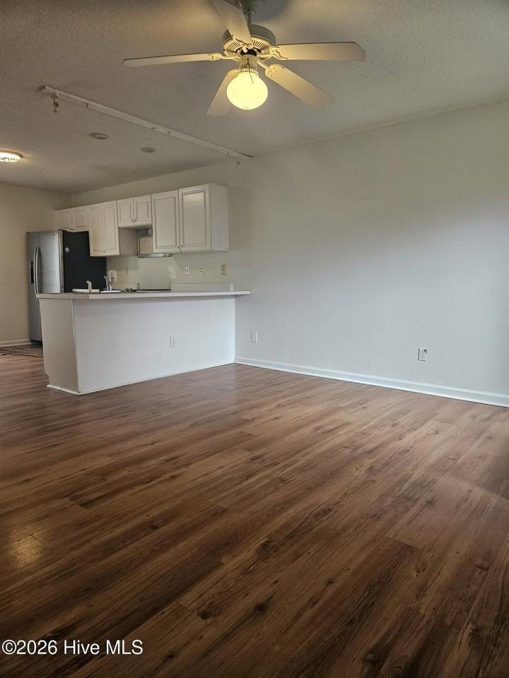 118 Avondale Ave #B - Photo 2 of 10
