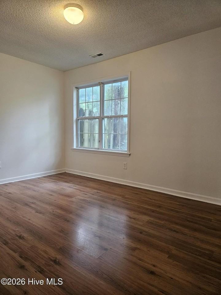 118 Avondale Ave #B - Photo 5 of 10