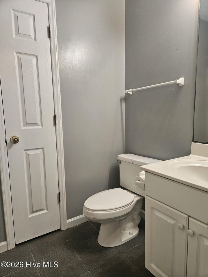 118 Avondale Ave #B - Photo 7 of 10