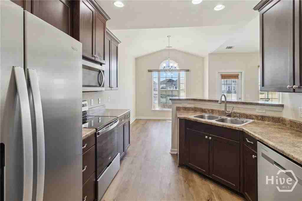 117 Greyfield Cir - Photo 7 of 23