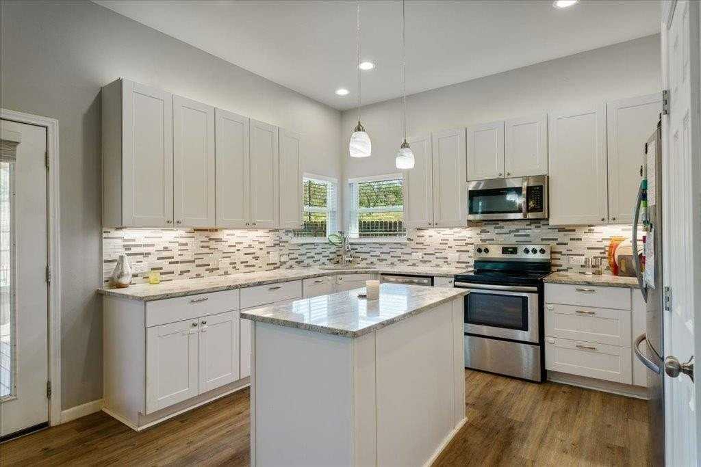 306 Songwood Dr - Photo 2 of 19