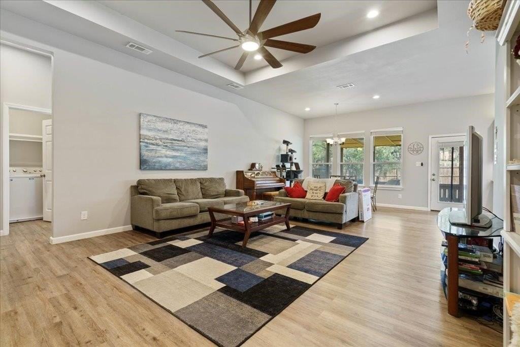 306 Songwood Dr - Photo 4 of 19