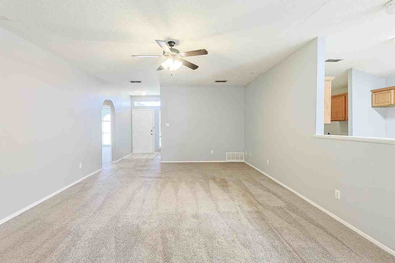 6201 18th St - Photo 5 of 21