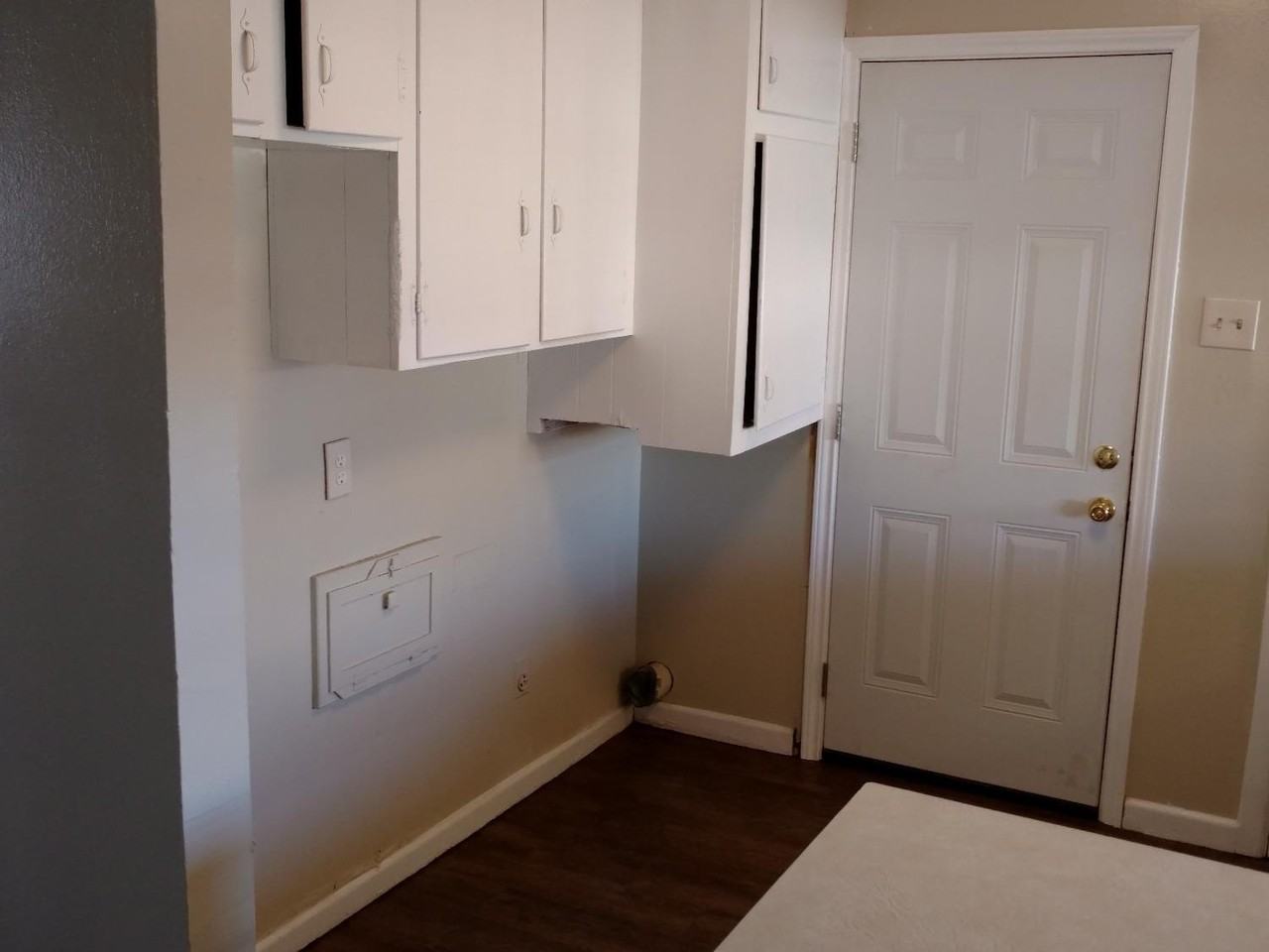 2812 43rd St #7 - Photo 4 of 10