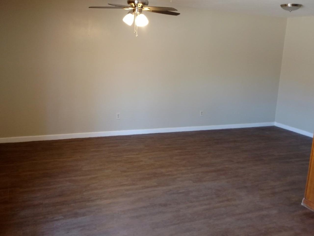 2812 43rd St #7 - Photo 5 of 10