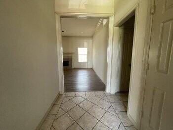5601 100th St - Photo 3 of 20