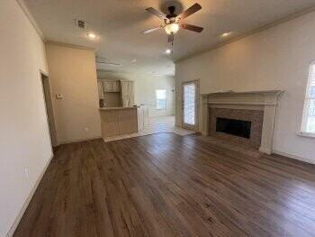5601 100th St - Photo 4 of 20