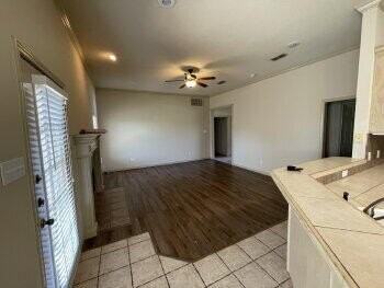 5601 100th St - Photo 5 of 20