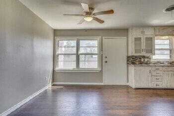 5107 38th St - Photo 4 of 14