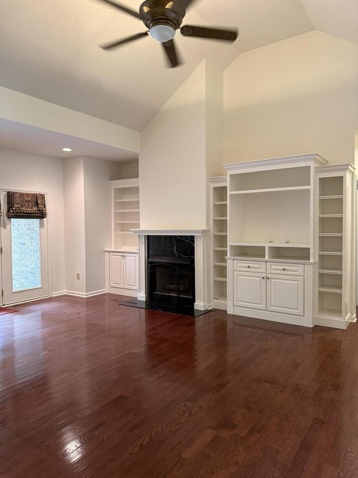 3652 Fair Ridge Dr - Photo 4 of 15