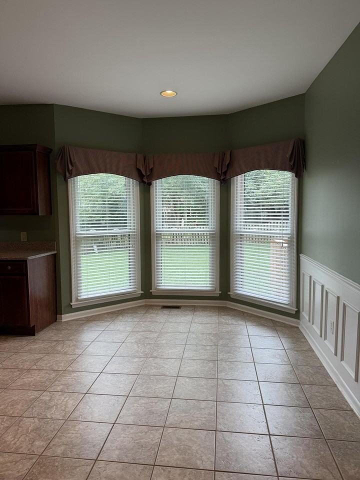 3652 Fair Ridge Dr - Photo 6 of 15