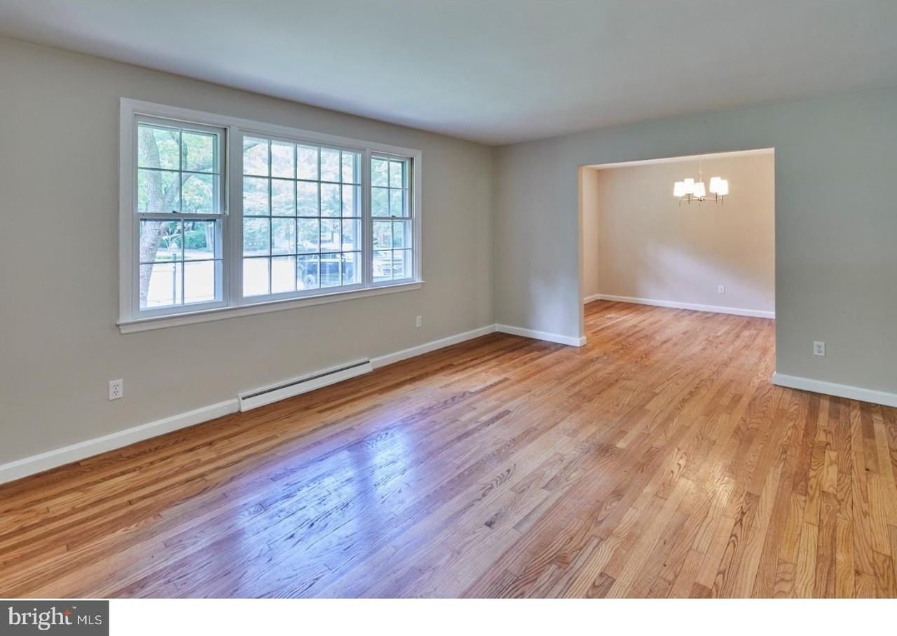 506 Foulkstone Rd - Photo 4 of 19