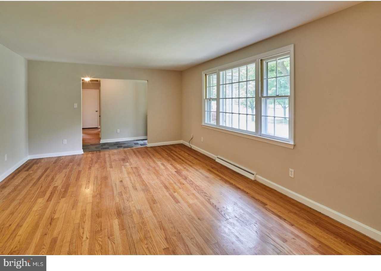 506 Foulkstone Rd - Photo 5 of 19